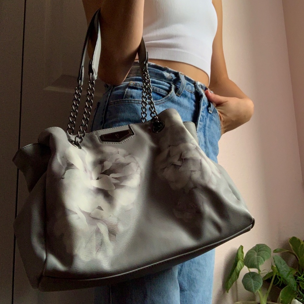Simply Vera Wang Grey Floral Purse